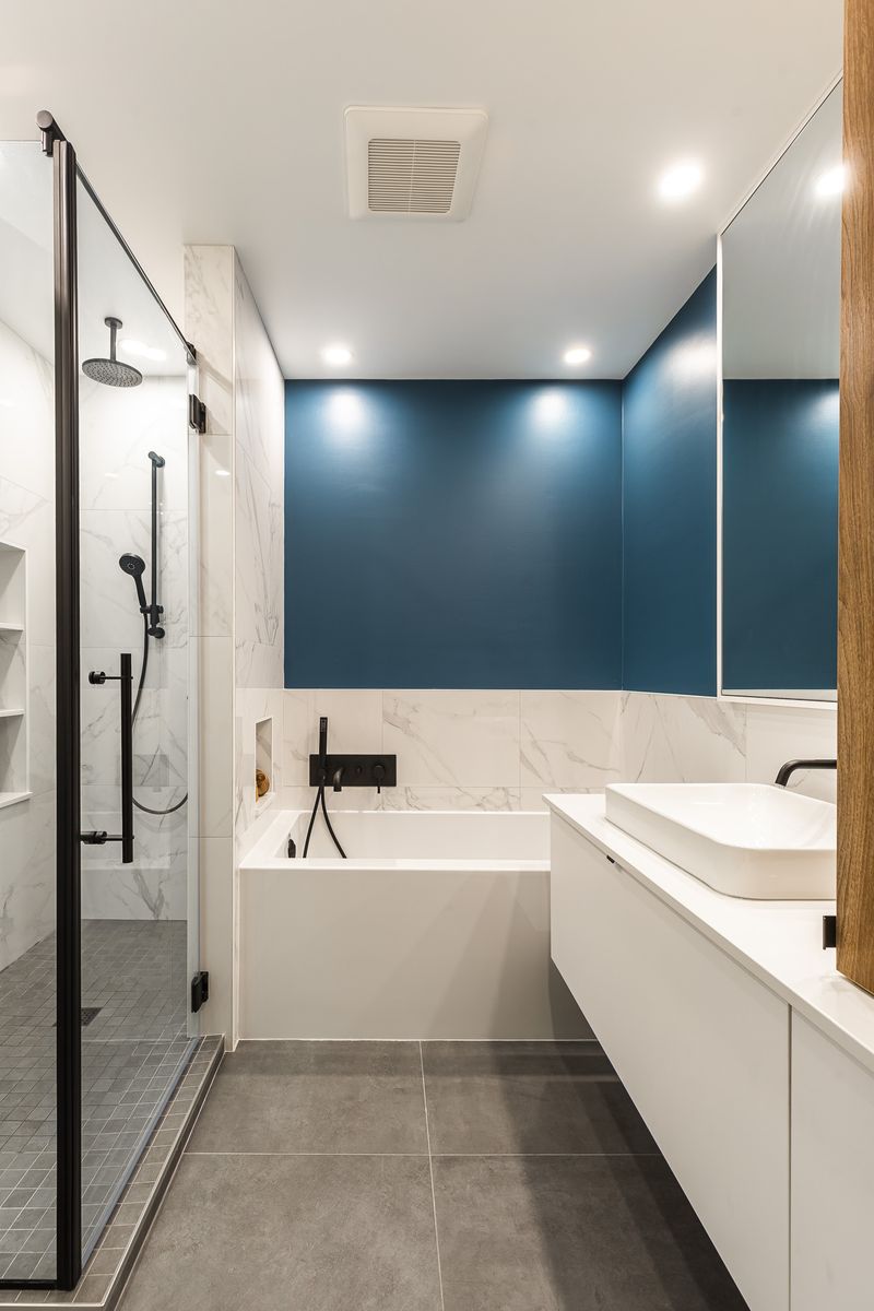 Bathroom from a Single family homes project near Montreal (Greater Montreal) by Mara Design