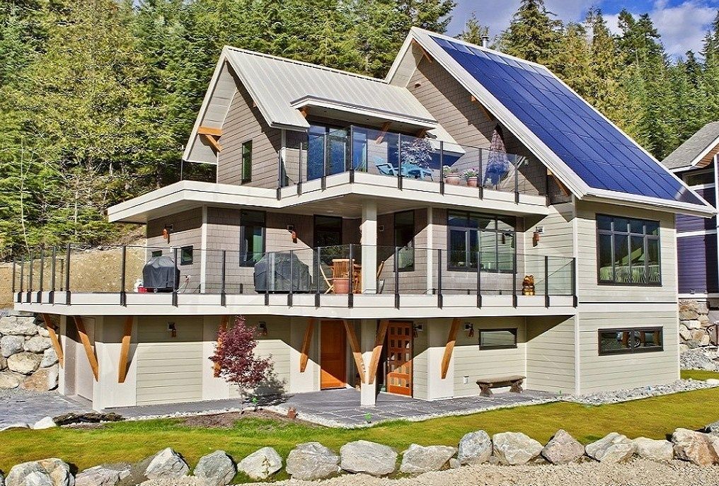 Fachada frontal de un proyecto de tipo Viviendas unifamiliares cerca de Squamish - Whistler por RDC Fine Homes