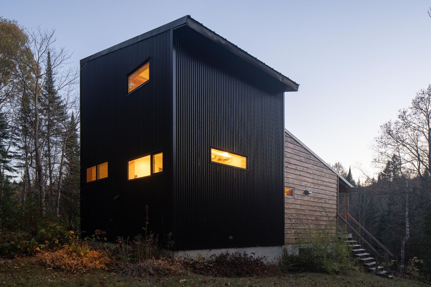  d'un projet de Maisons unifamiliales près de Montréal/Laval/Longueuil (Grand Montréal) de Atelier Schleiss Architectes