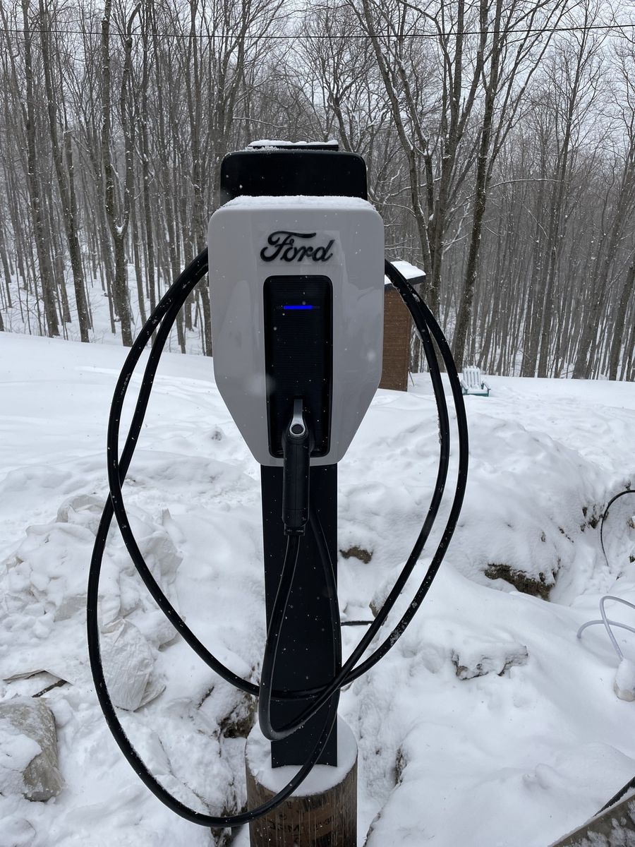 Mécanique du bâtiment d'un projet de Borne de recharge pour véhicules électriques près de Montréal/Laval/Longueuil (Grand Montréal) de GCD ÉNERGIE INC