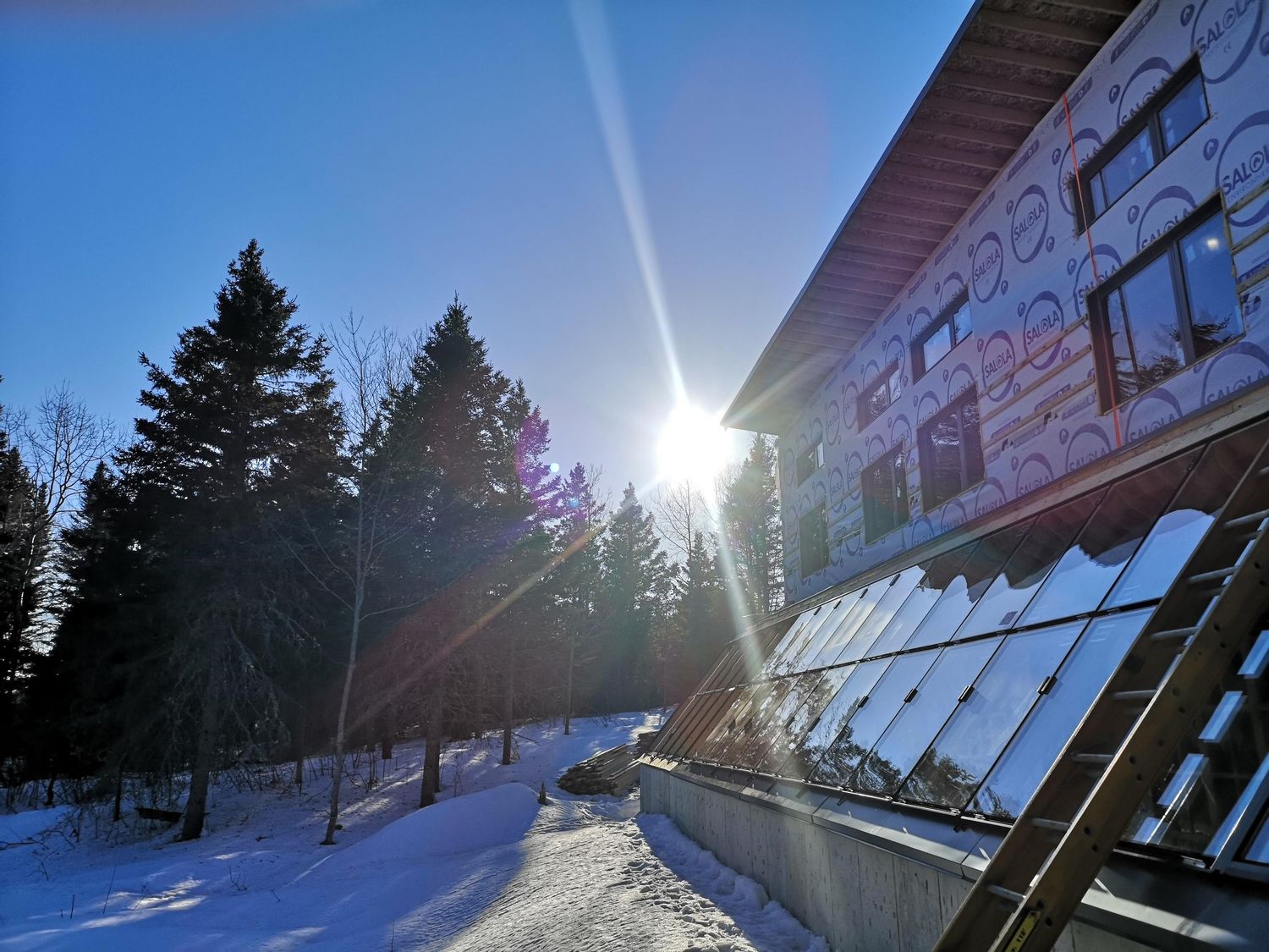 Construcción de exteriores de casas de un proyecto de tipo Armazones de madera maciza cerca de Gaspésie - Îles-de-la-Madeleine por ALTE Coop