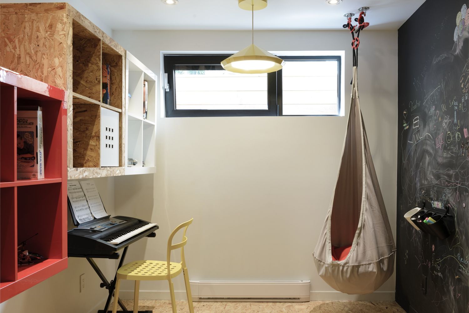 Oficina en casa de un proyecto de tipo Viviendas unifamiliares cerca de Montreal (Gran Montreal) por Stroph Architecture & Design