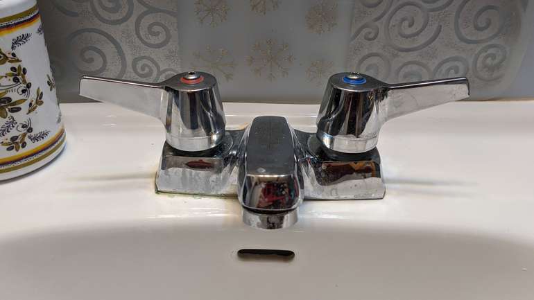 How To Fix Leaky Quarter Turn Faucets No More Drips Ecohome - How To Take Moisture Out Of Bathroom Tap