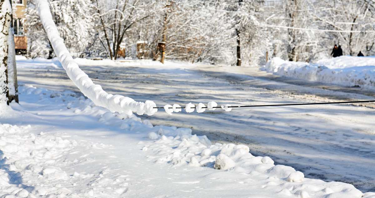 Backup heat for heat pumps and electric heating in power outages