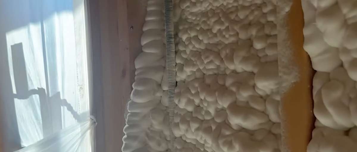 Open cell spray foam v closed cell spray foam comparison